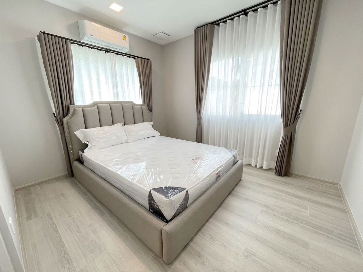picture Single house for rent 📍 Chaiyapruek Bangna Km 15 📍 3 bedrooms, 4 bathrooms, fully furnished and equipped with appliances - 3/8