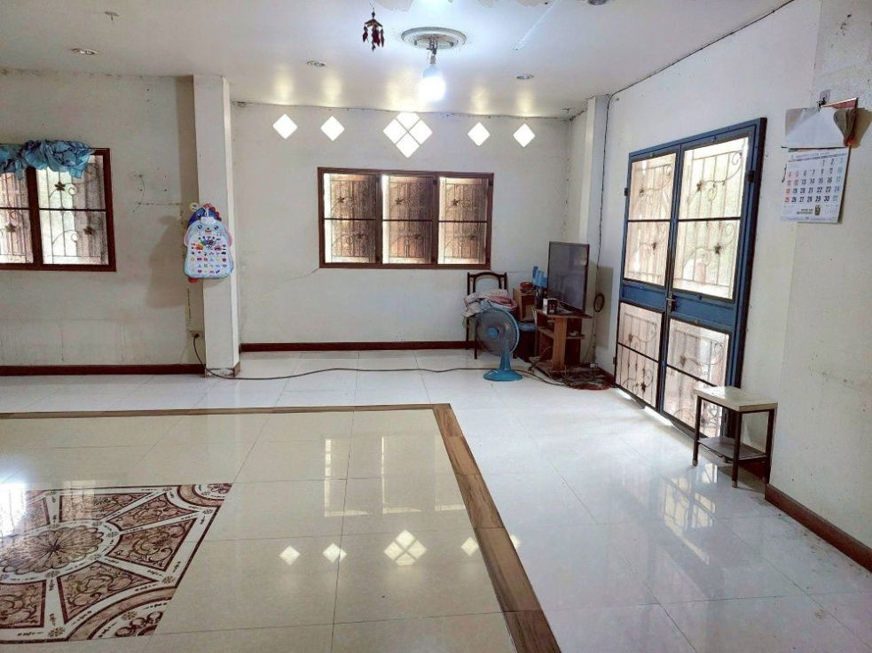 รูป ขายบ้านเดี่ยว 2 ชั้น ตามสภาพ เนื้อที่ 203 ตร.ว. บ้านหันหน้าทิศเหนือ ใกล้ตัวเมือง ใกล้วัดเจดีย์หอย ลาดบัวหลวง พระนครศรีอยุธยา - รูปที่ 4/15