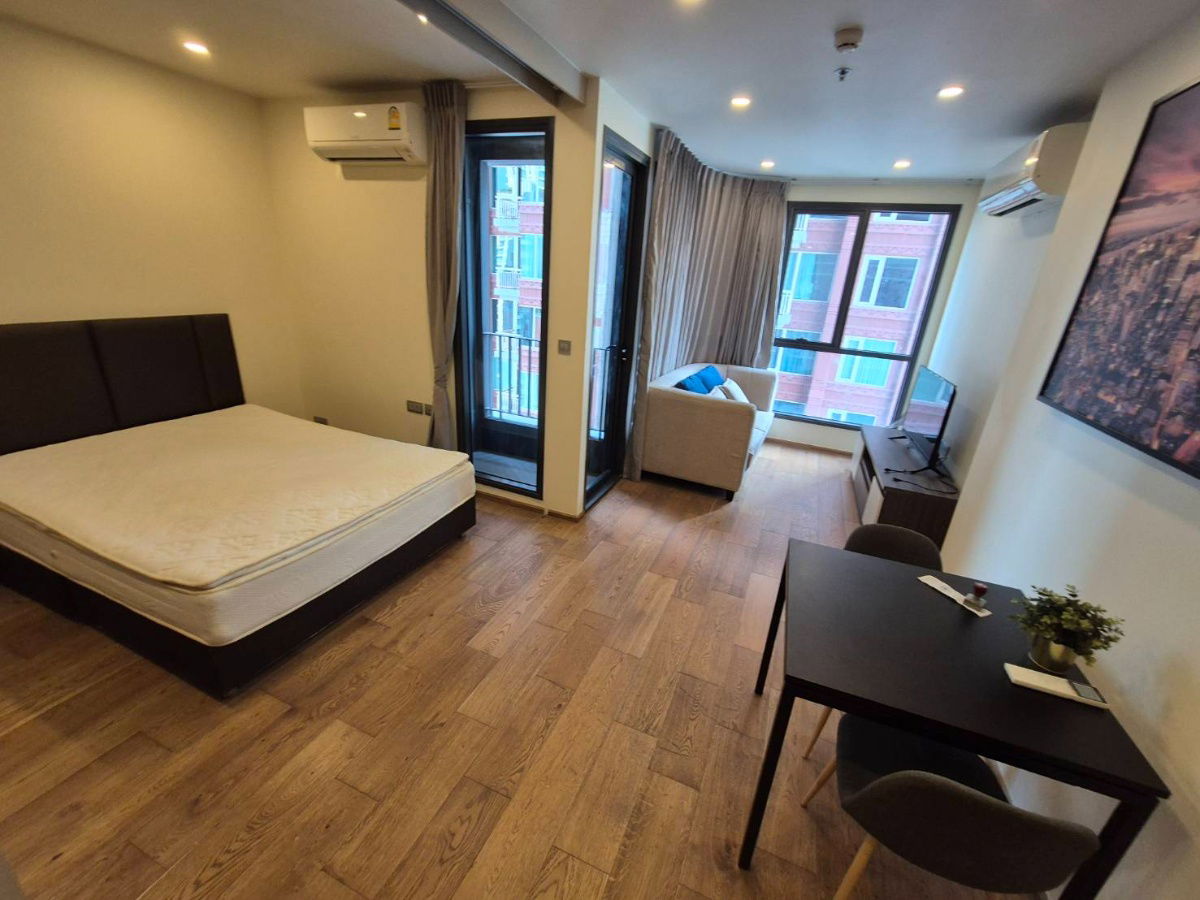รูป คิว ชิดลม เพชรบุรี 1 ห้องนอนชั้นสูง 35 ตรม ใกล้ประตูน้ำ central world 22,500 บาท - รูปที่ 1/13
