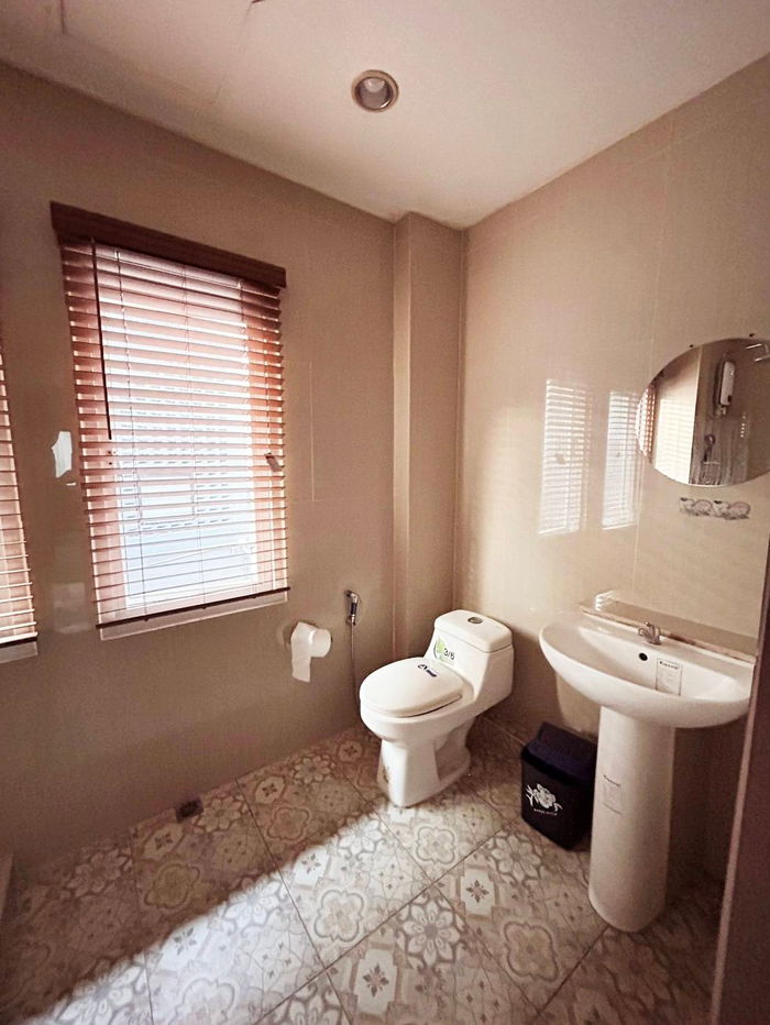 picture For rent: Noble Tara Town in Town, home in the heart of the city...fulfilling all the conveniences and privacy of your life. Line ID: @951qfbfi - 7/11