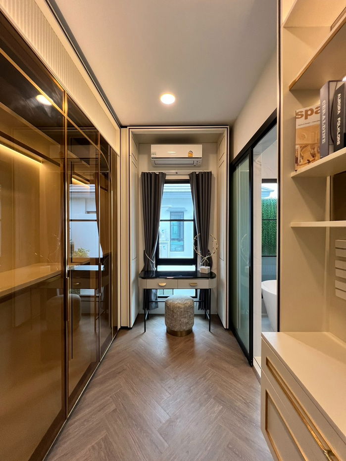picture For rent: Nantawan Rama 9 project. Fulfill your luxurious life...with superior elegance and privacy in every dimension. Line ID: @951qfbfi - 3/34