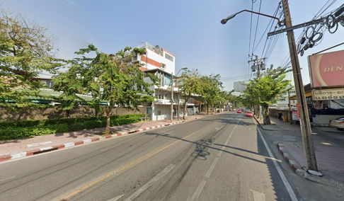ขายที่ดินพร้อมบ้านติดถนนพิชัย เดินทางเข้าออกสะดวก ใกล้แม็กโคร สามเสน