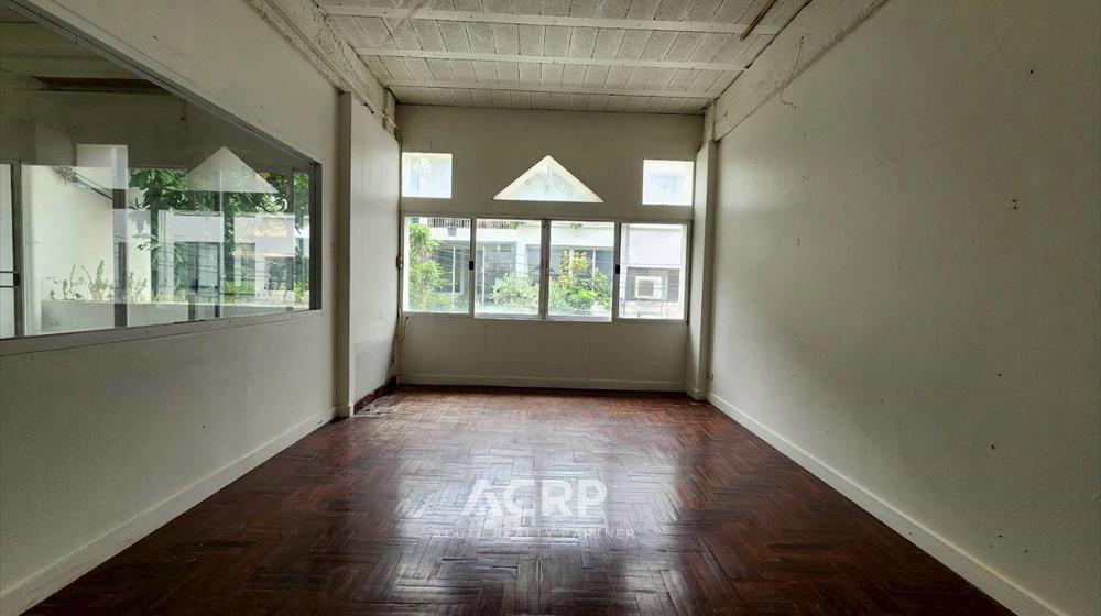 picture Townhouse for sales sukhumvit49 close to Thonglor Ref no.00160062 - 10/16