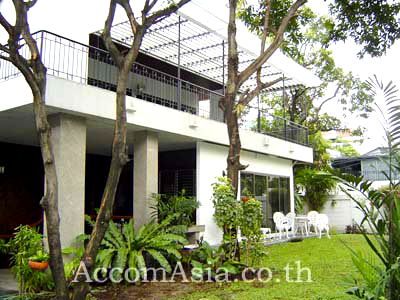 Houses for rent Bangkok : 🔼🔽 AccomA 📩  3 BR House in  Lumphini (110306)