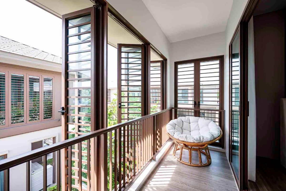 picture For rent: Burasiri Krungthep Kreetha Project. Experience timeless luxury...classic, simple, yet full of taste. Line ID: @951qfbfi - 17/21