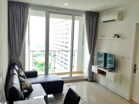 For Rent T.C. Green - 1 bed 38 sq.m.  6th floor