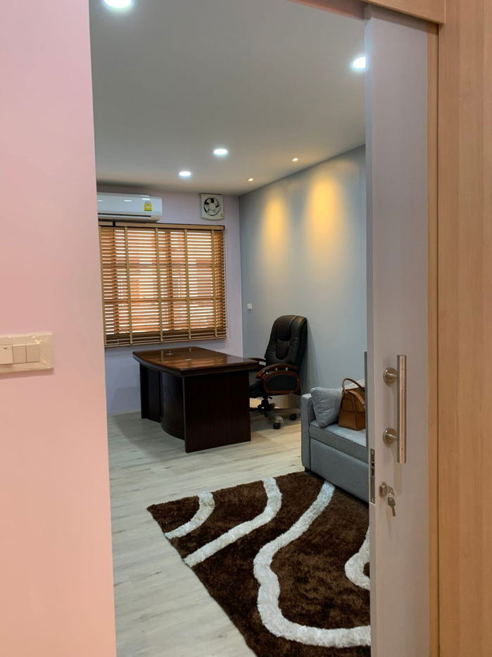 picture  For rent 4-story building with rooftop 🏢Located in the heart of Asoke-Din Daeng, in the Din Daeng-Ratchada-Huai Khwang-Rama 9 area - 6/15