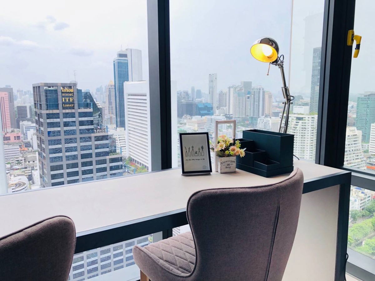 รูป Ashton Silom【𝐑𝐄𝐍𝐓】🔥Luxury Glam หรูหรา วัสดุพรีเมียมเรียบหรูทันสมัย พร้อมเฟอร์ครบทุกมุม🔥  ติดต่อไลน์ไอดี: @hacondo - รูปที่ 3/10