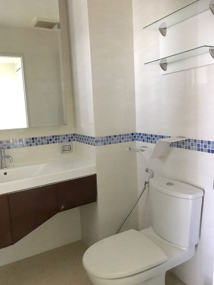 picture FOR RENT! ✨ Prime Location Condo in the Heart of the City | LIFE @ RATCHADA-HUAYKWANG - 5/6