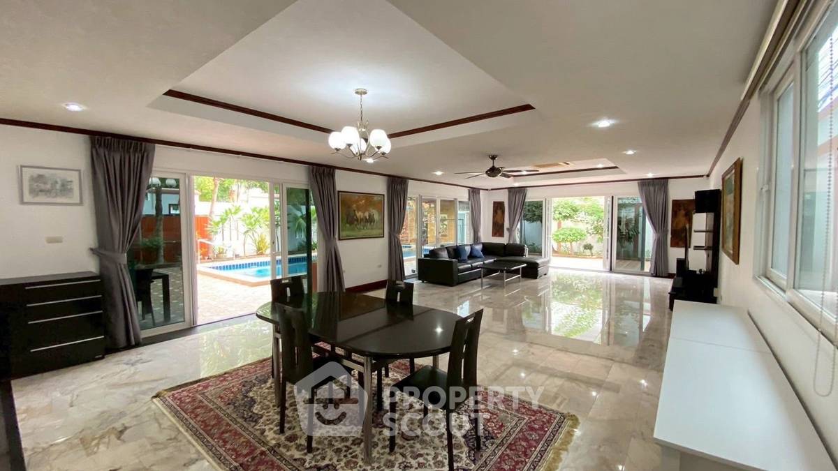 รูป วิลล่า 5-ห้องนอน ใกล้ เมืองพัทยา (ID 2265856) - รูปที่ 6/17