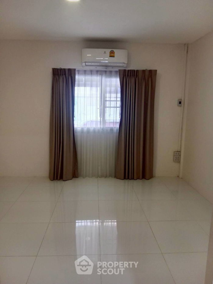 รูป ทาวน์เฮาท์ 2-ห้องนอน ใน สะพานสูง (ID 2261665) - รูปที่ 4/9