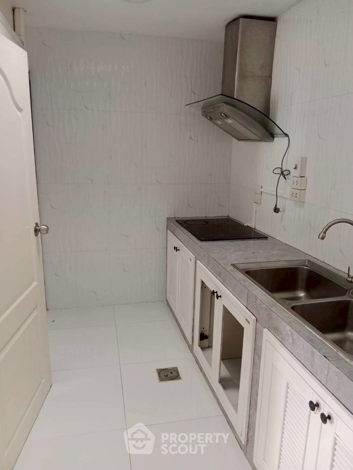 รูป ทาวน์เฮาท์ 2-ห้องนอน ใน สะพานสูง (ID 2261665) - รูปที่ 9/9