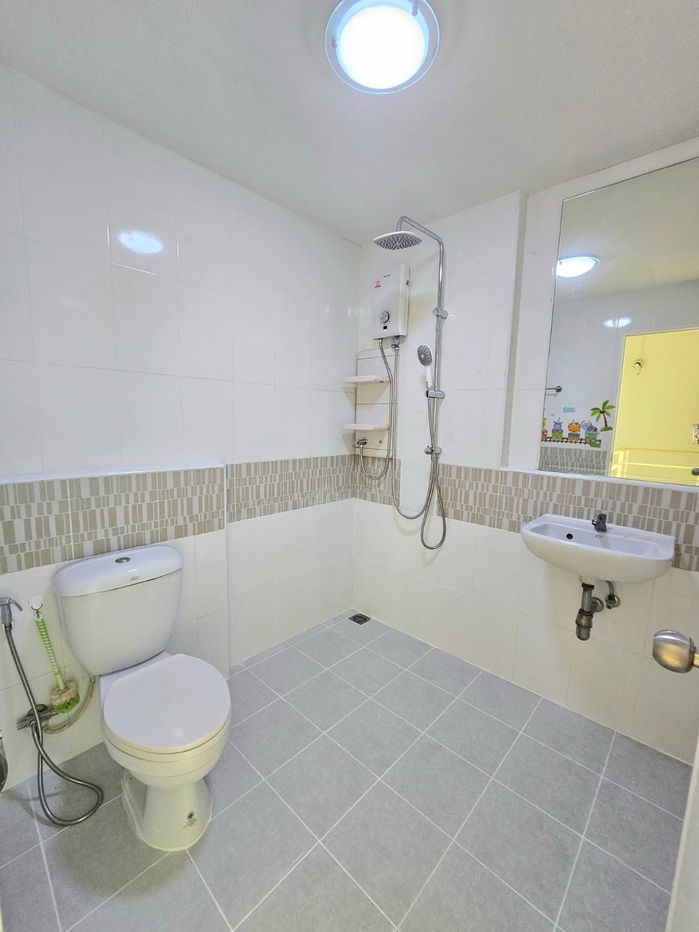 picture 🔊 For rent 🏡 Townhouse 📌 Corner house, Pleno Village, behind Thai Singapore School 🚇 Near BTS Sri Lasalle 💸 Rental price 25,000 baht/month - 9/16