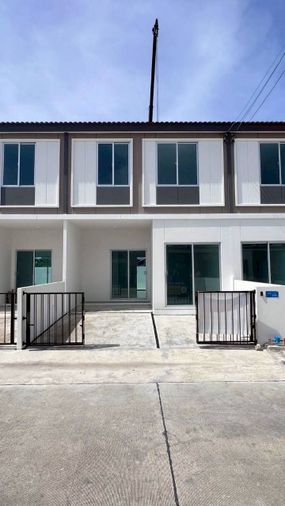 มหาบ้านว่างให้เช่า – บ้านพฤกษา ศรีวารี PK 162   ทาวน์โฮม 2 ชั้น ดีไซน์ Modern Tropical 