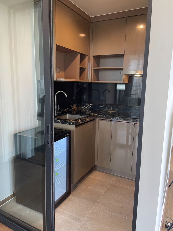 picture For Sell ​​IDEO Q sukhumvit 36 1 Bedplus, corner room, curved glass, river view, only 10.3 MB with furniture. - 18/22