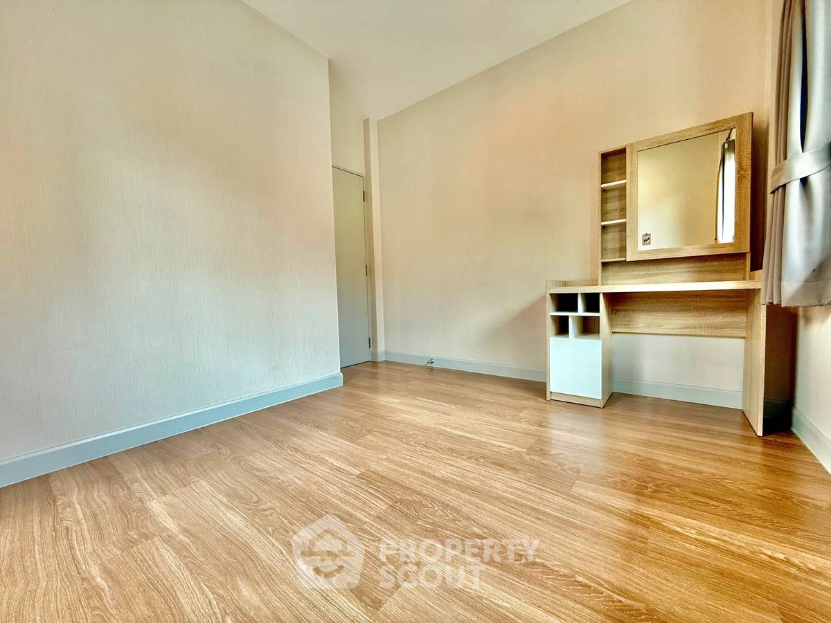 picture 4-BR House at Venue Rama 5 in Mueang Nonthaburi (ID 2099512) - 7/20