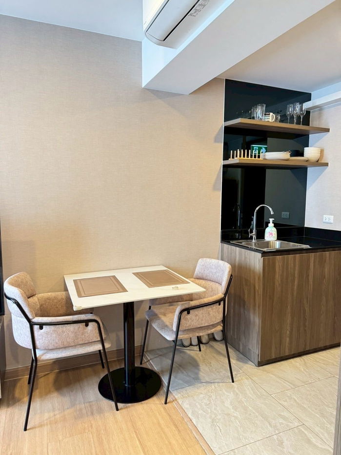 picture Urgent Rent!! Great Price! Beautifully Decorated Room at Lloyd Soonvijai-Thonglor - 5/19
