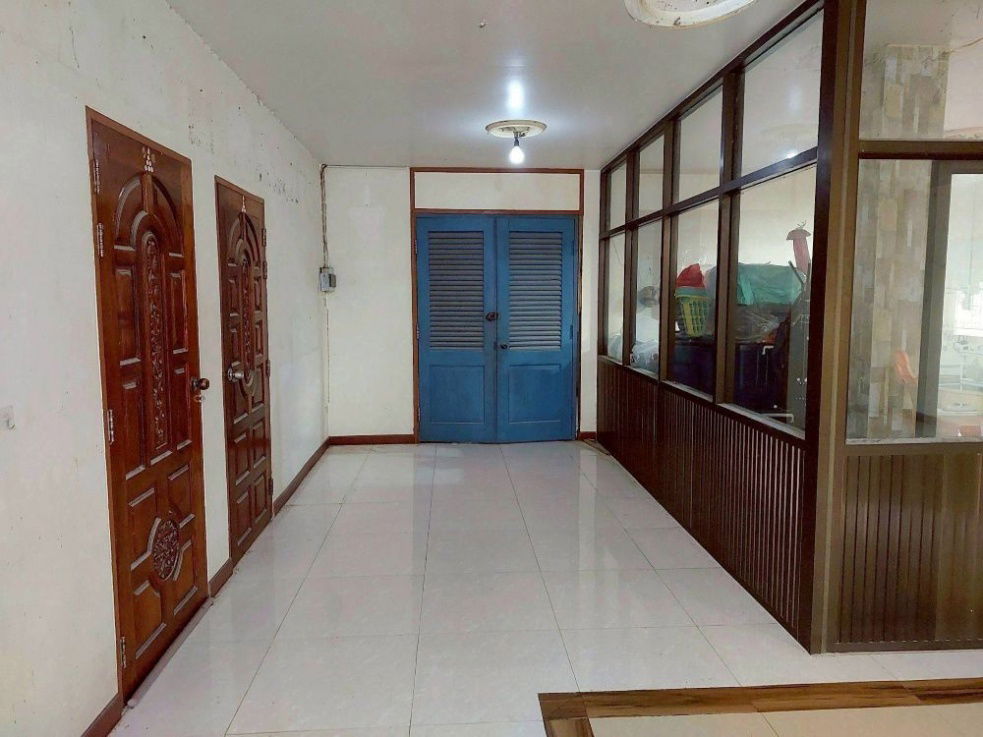 รูป ขายบ้านเดี่ยว 2 ชั้น ตามสภาพ เนื้อที่ 203 ตร.ว. บ้านหันหน้าทิศเหนือ ใกล้ตัวเมือง ใกล้วัดเจดีย์หอย ลาดบัวหลวง พระนครศรีอยุธยา - รูปที่ 6/15