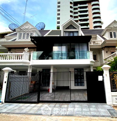 Townhouses for rent Bangkok University : 3-BR Townhouse near BTS Phrom Phong (ID 2102029)