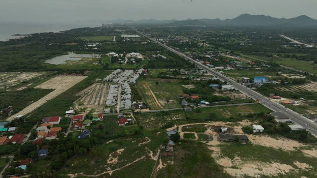 รูป ขาย ที่ดินผืนงามชะอำ-หัวหิน (ติดถนนวัดบางไทรย้อย) 3 แปลง 3 โฉนดรวม 9 ไร่เศษ - รูปที่ 11/12