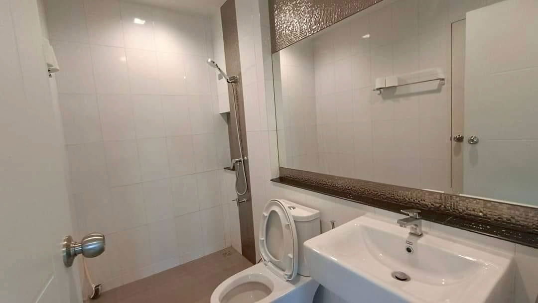 picture Townhouse for rent 🔥 Eigen Premium Townhome Pattanakarn 🔥 4 bedrooms, 4 bathrooms, fully furnished and equipped with appliances. - 12/12
