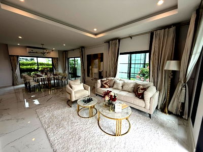 Houses for sale Silpakorn University City Campus : ​For sale: A detached house at Setthasiri Chaengwattana-Prachachuen 2.