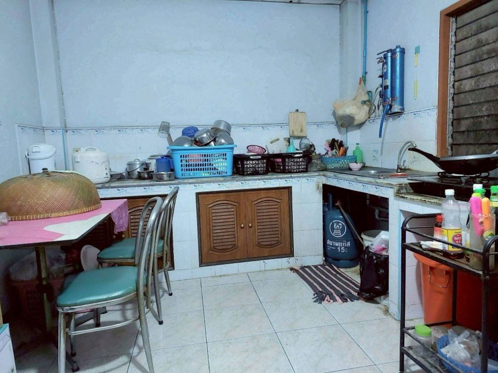 รูป ขายบ้านเดี่ยว 2 ชั้น ตามสภาพ เนื้อที่ 203 ตร.ว. บ้านหันหน้าทิศเหนือ ใกล้ตัวเมือง ใกล้วัดเจดีย์หอย ลาดบัวหลวง พระนครศรีอยุธยา - รูปที่ 10/15