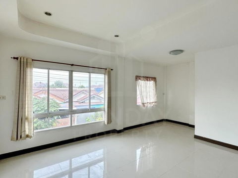 ด่วน ขายบ้าน สวย ทำเลดี ราคาโดนใจ สุภาพร เมืองใหม่ สามพราน