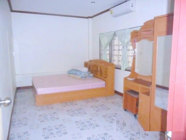รูป ตลาดไนท์ ปากช่อง 400ม.ให้เช่าบ้านเดี่ยวชั้นเดียว 45ตร.วา. 180ตร.ม. 2นอน 2น้ำ ฟาร์มโชคชัย รพ.กรุงเทพ ปากช่อง 3.0กม. ถ.มิตรภาพสายเก่า - รูปที่ 4/8