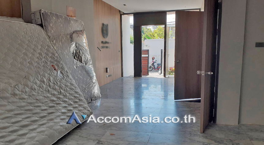 picture 🔼🔽 AccomA 📩 Pet friendly,Home Office 5 BR Townhouse in Khlong Ton Nuea (AA26752) - 4/9