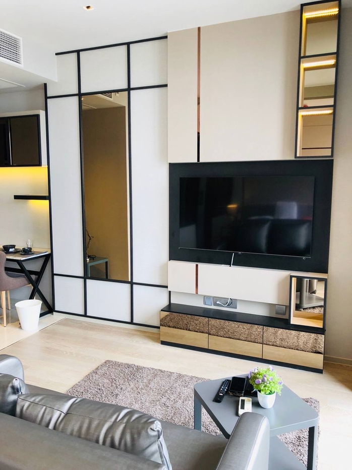 รูป Ashton Silom【𝐑𝐄𝐍𝐓】🔥Luxury Glam หรูหรา วัสดุพรีเมียมเรียบหรูทันสมัย พร้อมเฟอร์ครบทุกมุม🔥  ติดต่อไลน์ไอดี: @hacondo - รูปที่ 5/10