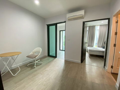 Condo for urgent sale, Metro Sky Bangson Interchange project, next to the MRT Red Line, Bangson Station