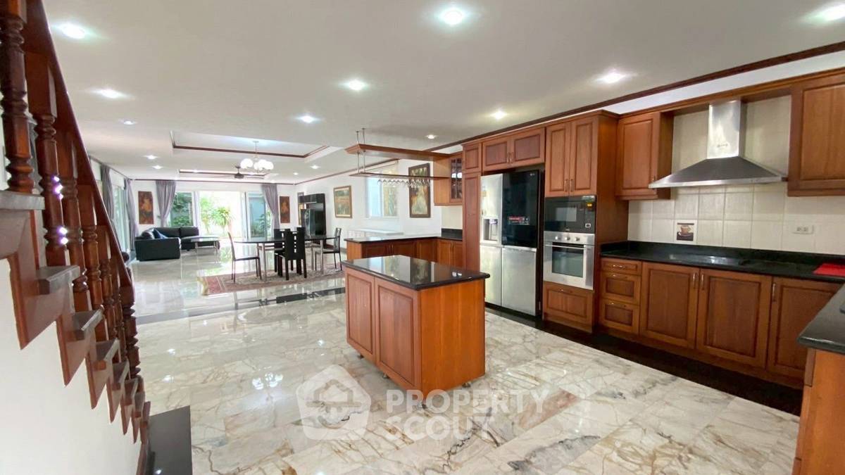 รูป วิลล่า 5-ห้องนอน ใกล้ เมืองพัทยา (ID 2265856) - รูปที่ 4/17