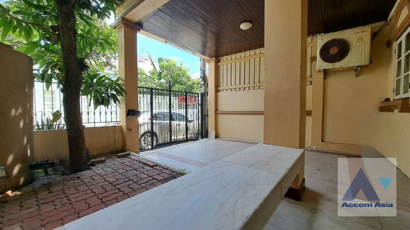 picture 🔼🔽 AccomA 📩 Home Office 4 BR Townhouse in Phra Khanong Nuea (AA37344) - 1/20