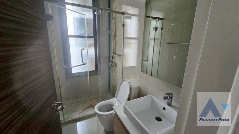 รูป 🔼🔽 AccomA 📩  Bright condo with city views and full-function layout at Q Asoke (AA14760) - รูปที่ 18/19