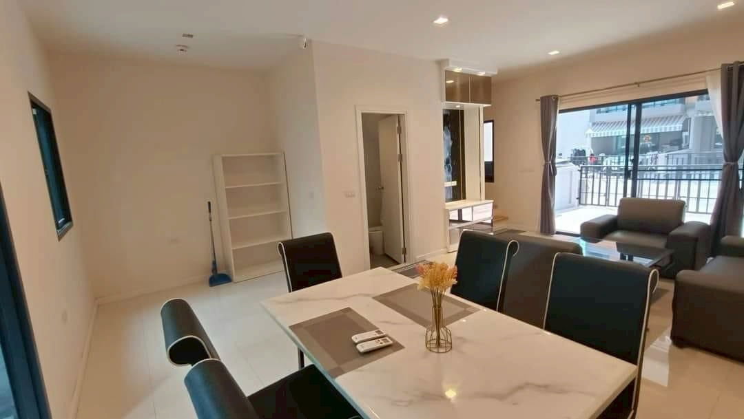 picture Townhouse for rent 🔥 Eigen Premium Townhome Pattanakarn 🔥 4 bedrooms, 4 bathrooms, fully furnished and equipped with appliances. - 8/12