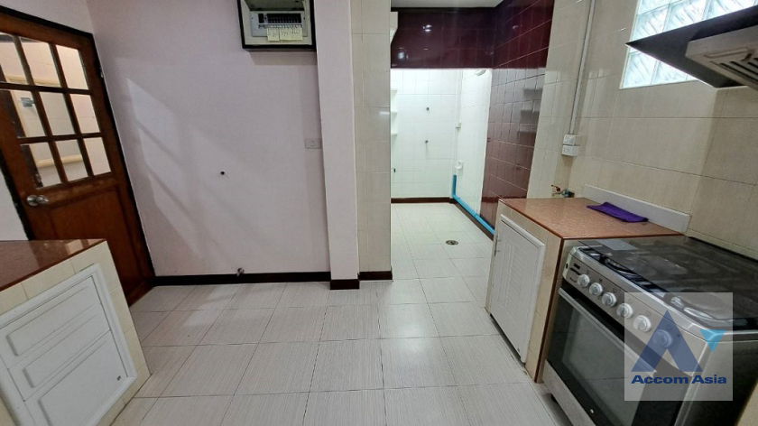 picture 🔼🔽 AccomA 📩 Home Office 4 BR Townhouse in Phra Khanong Nuea (AA37344) - 12/20