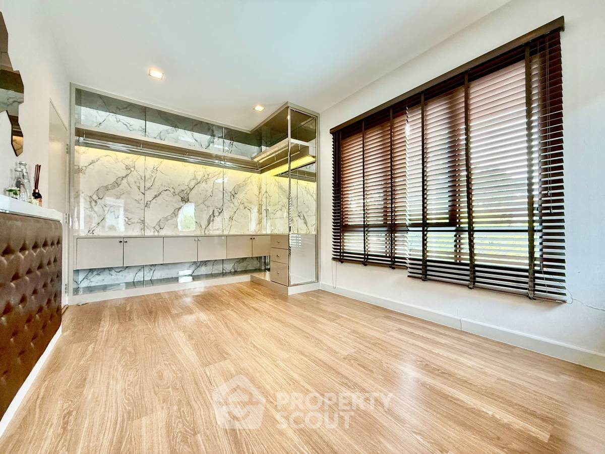 picture 4-BR House at Venue Rama 5 in Mueang Nonthaburi (ID 2099512) - 9/20