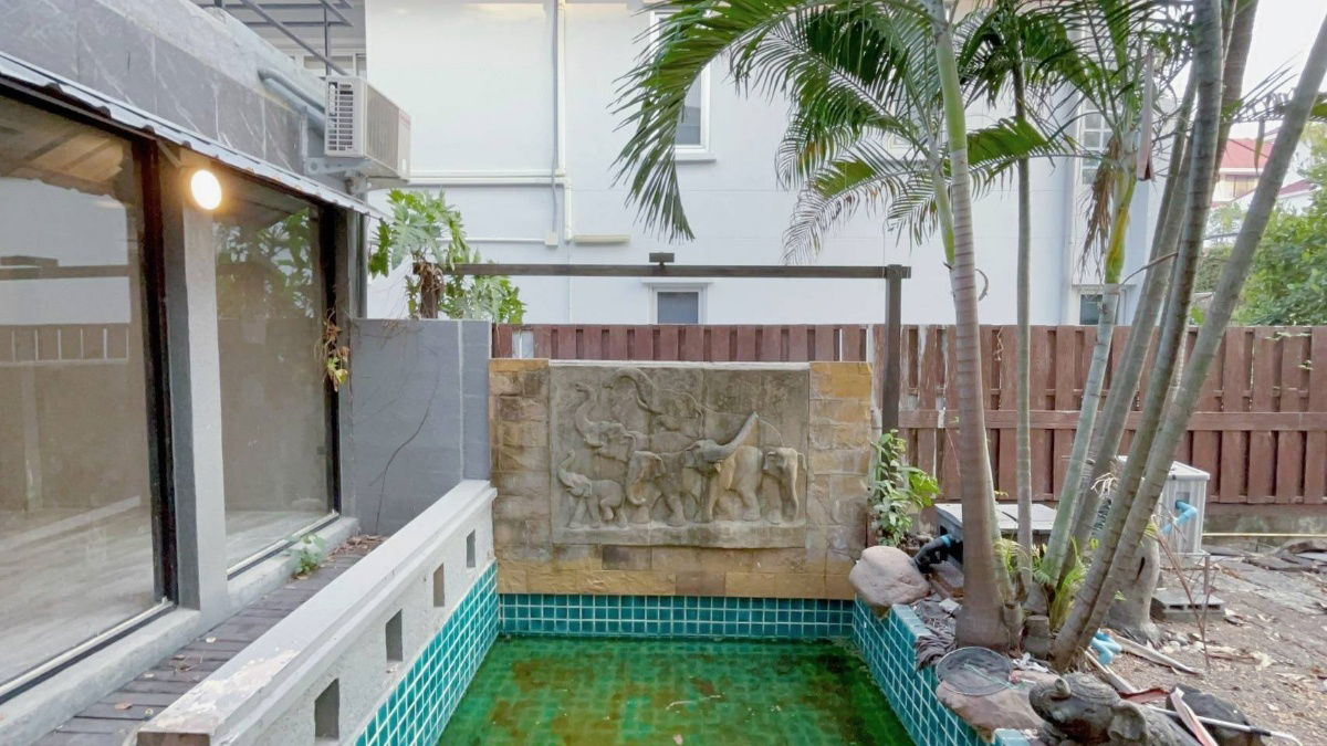 picture For rent: Noble Tara Town in Town, home in the heart of the city...fulfilling all the conveniences and privacy of your life. Line ID: @951qfbfi - 9/11