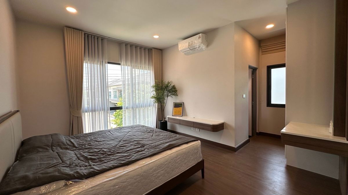 picture Single house for rent ✨ The City Bangna ✨ 4 bedrooms, 5 bathrooms, fully furnished and equipped with appliances - 5/11