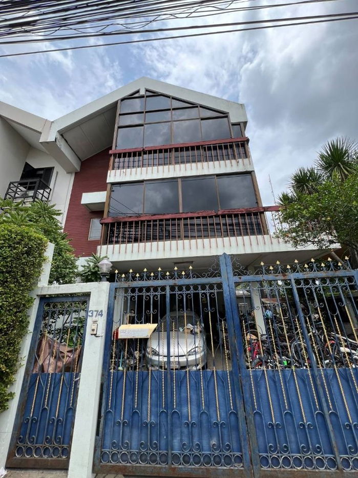 รูป ขายบ้านแฝด 3 ชั้น หลังมุม หมู่บ้านปัญญา พัฒนาการ 30 - สวนหลวง ทำเลดี เดินทางสะดวก ใกล้ BTS อ่อนนุช - รูปที่ 1/15
