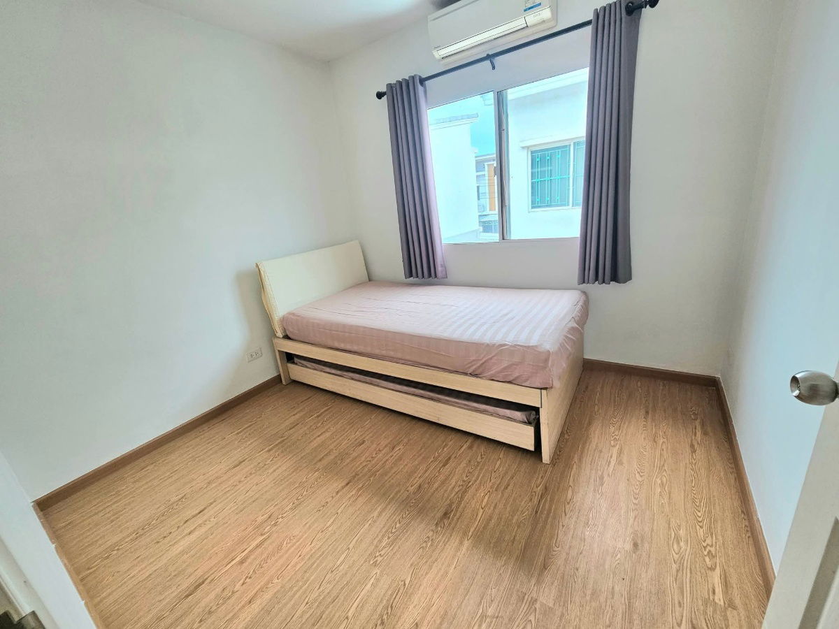 picture 🔊 For rent 🏡 Townhouse 📌 Corner house, Pleno Village, behind Thai Singapore School 🚇 Near BTS Sri Lasalle 💸 Rental price 25,000 baht/month - 8/16