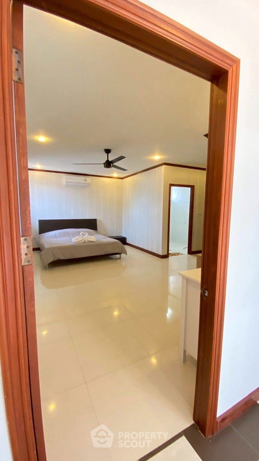รูป วิลล่า 5-ห้องนอน ใกล้ เมืองพัทยา (ID 2265856) - รูปที่ 13/17