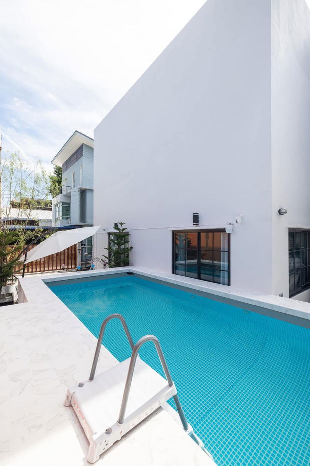 รูป 🔥 ให้เช่า บ้านเดี่ยวสุดหรูใหม่แกะกล่อง ย่านห้วยขวาง 🏡 ใกล้โรงเรียนนานาชาติ KIS, SISB, Regent และห้างร้านมากมาย Line ID : @951qfbfi - รูปที่ 2/9