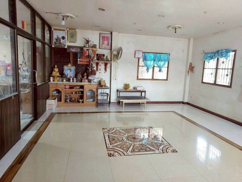 รูป ขายบ้านเดี่ยว 2 ชั้น ตามสภาพ เนื้อที่ 203 ตร.ว. บ้านหันหน้าทิศเหนือ ใกล้ตัวเมือง ใกล้วัดเจดีย์หอย ลาดบัวหลวง พระนครศรีอยุธยา - รูปที่ 3/15