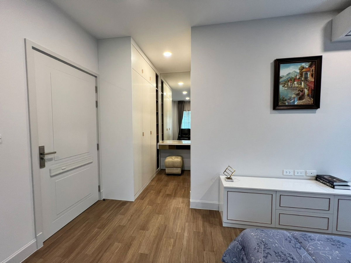 picture For rent: Nantawan Rama 9 project. Fulfill your luxurious life...with superior elegance and privacy in every dimension. Line ID: @951qfbfi - 10/34