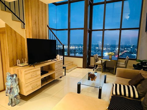 ให้เช่าคอนโด The Emporio Place ใกล้ MRT ศูนย์การประชุมแห่งชาติสิริกิติ์ 55,000 บาท รหัสทรัพย์: RS1530