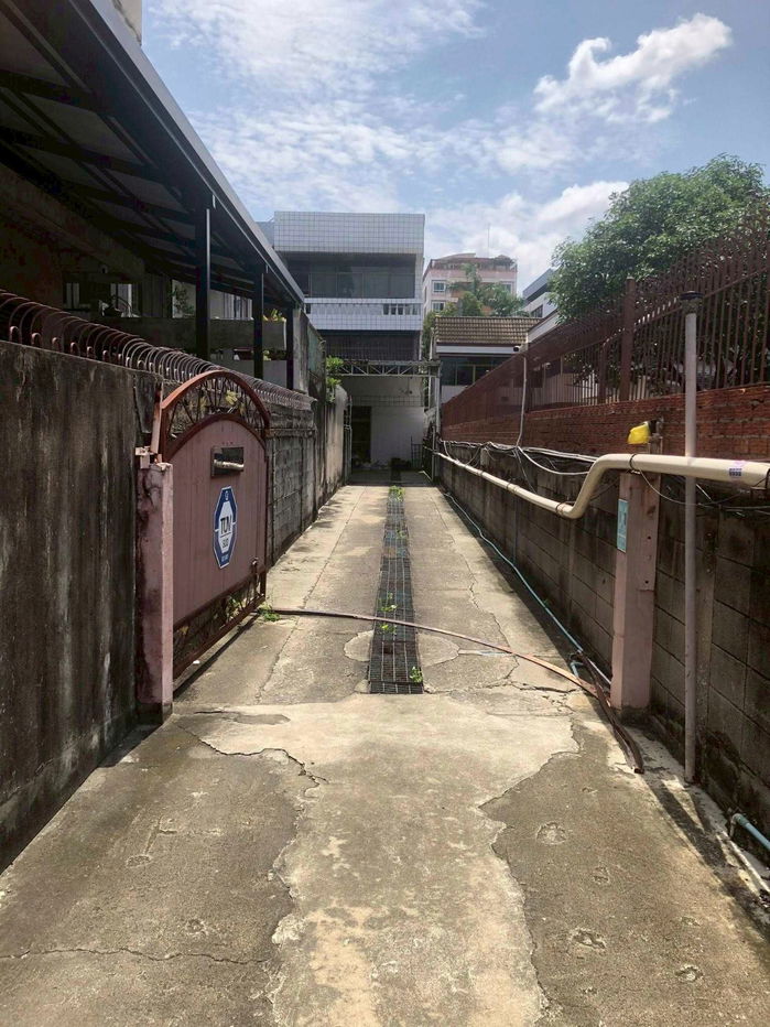 รูป LTH13001 – Commercial space for rent at Soi Sam Thahan Sukhumvit 50 Size 1000 sqm. 3 Studios 3 Baths Near BTS On Nut ONLY 150K/Month - รูปที่ 8/8