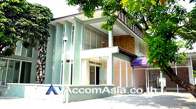 Houses for rent Bangkok : 🔼🔽 AccomA 📩 Home Office 3 BR House in Phra Khanong Nuea (AA14855)