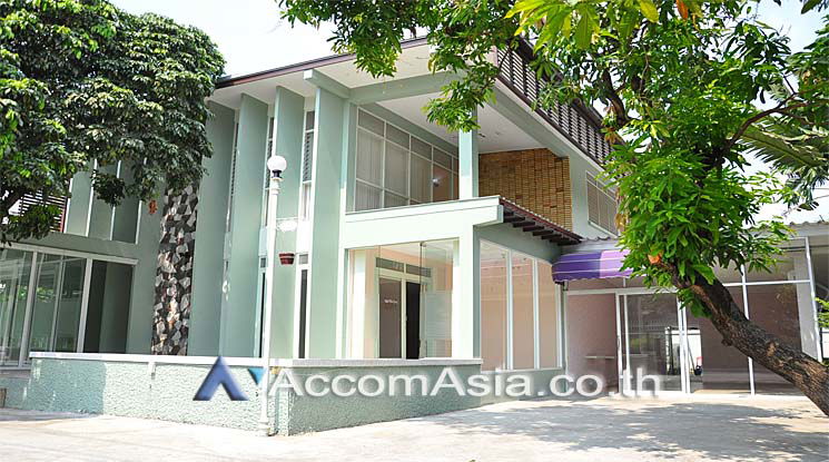picture 🔼🔽 AccomA 📩 Home Office 3 BR House in Phra Khanong Nuea (AA14855) - 1/11